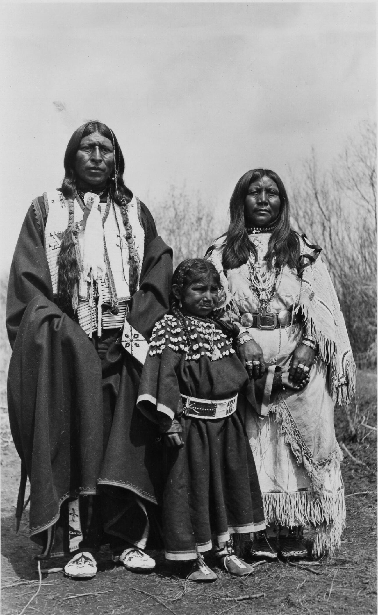  Historical image of a Ute family Children.